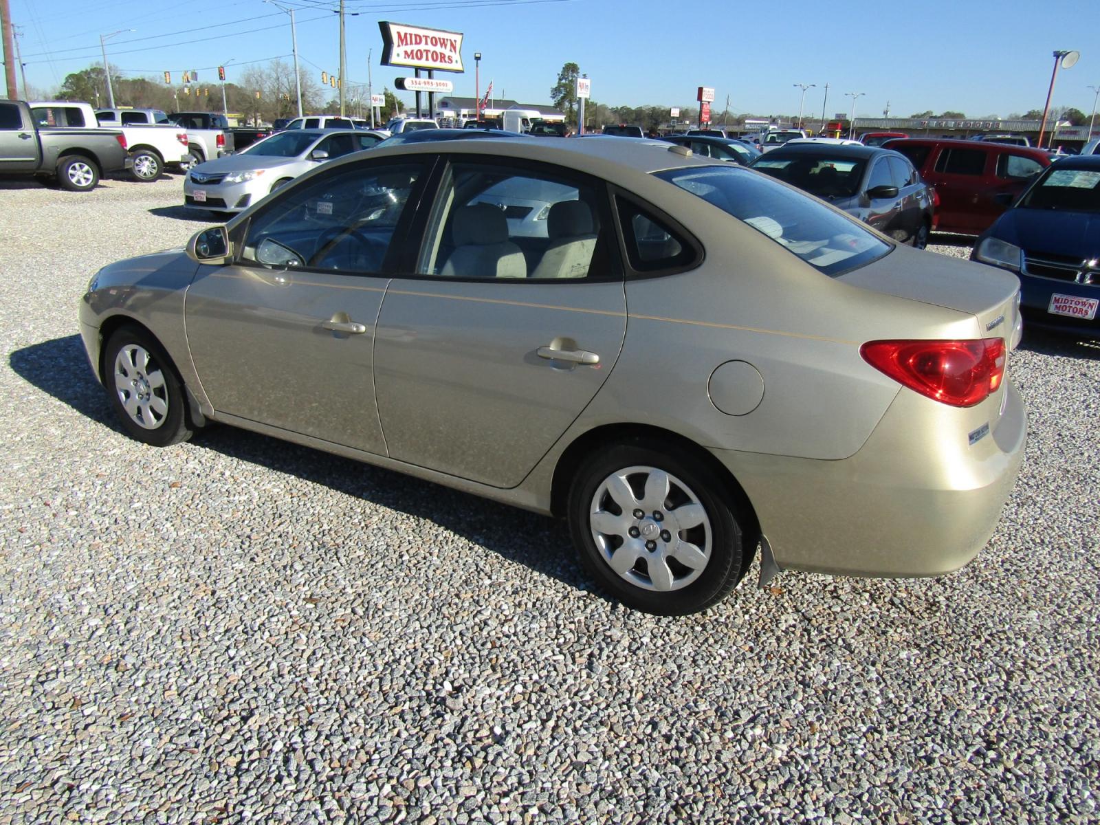 2008 Gold /Tan Hyundai Elantra GLS (KMHDU46DX8U) with an 2.0L L4 DOHC 16V engine, Automatic transmission, located at 15016 S Hwy 231, Midland City, AL, 36350, (334) 983-3001, 31.306210, -85.495277 - Photo #5